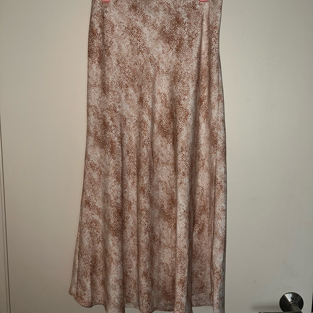 Elegant Brown Patterned Skirt